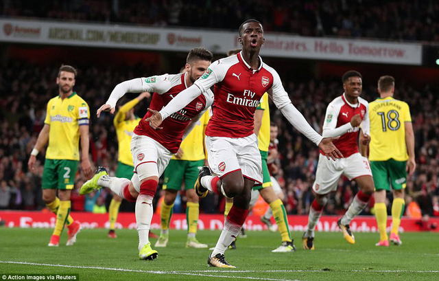 Arsenal ngược dòng thành công nhờ "măng non" 18 tuổi