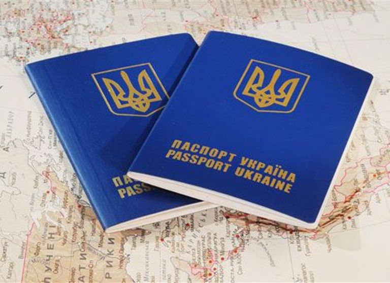 Hộ chiếu Ukraine “oai” hơn hộ chiếu Nga