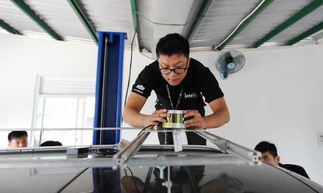 Thử nghiệm xe tự lái "made in Vietnam": Tránh chướng ngại vật ở 20km/h, tự đi thẳng ở 40km/h