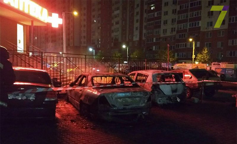 Đêm qua hàng loạt xe bị đốt cháy ở Odessa