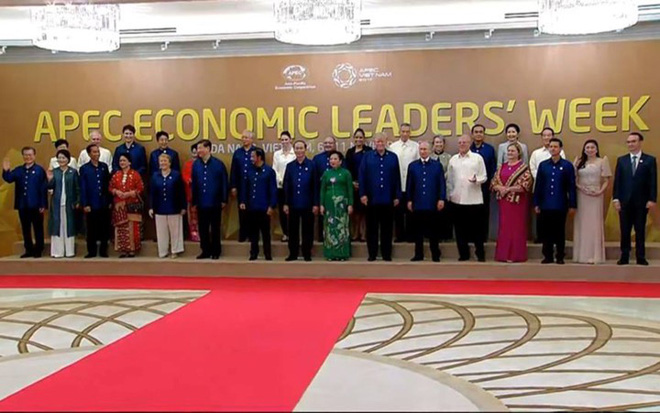 Áo tơ tằm Tổng thống Trump và lãnh đạo APEC mặc dự tiệc có gì đặc biệt