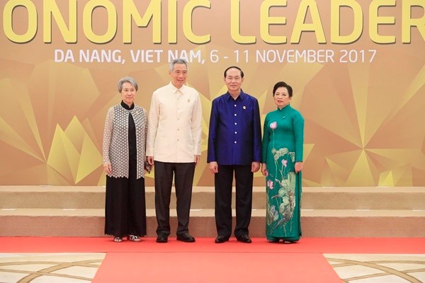 Áo tơ tằm Tổng thống Trump và lãnh đạo APEC mặc dự tiệc có gì đặc biệt