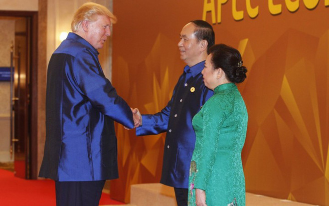 Áo tơ tằm Tổng thống Trump và lãnh đạo APEC mặc dự tiệc có gì đặc biệt
