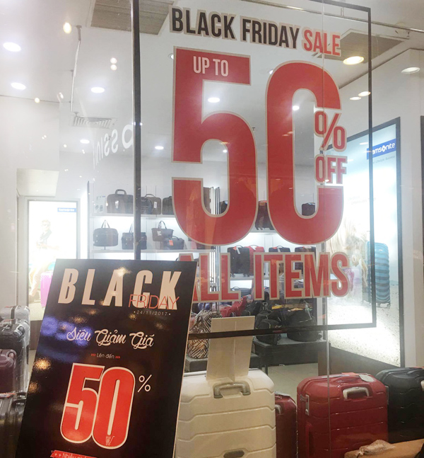 Black Friday rầm rập khuyến mại