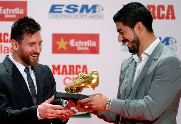 Nhận giải Chiếc giày vàng, Messi san bằng kỷ lục của C.Ronaldo