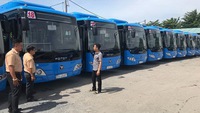 24 xe buýt CNG thân thiện môi trường bắt đầu chạy ngày 1-12