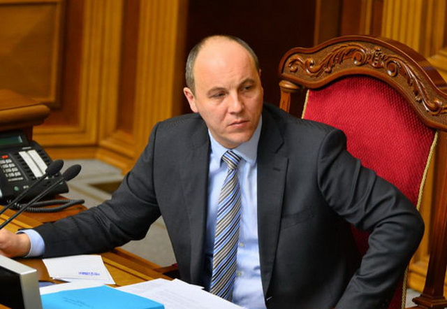 Parubi tuyên bố không cho phép nhượng bộ câu hỏi về ngôn ngữ trong luật giáo dục Ukraine