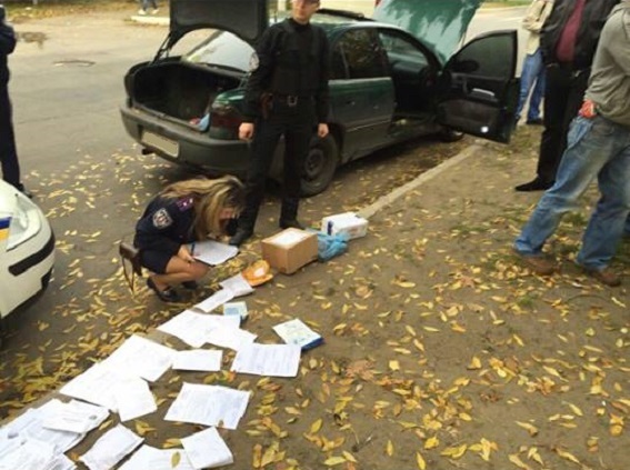 Odessa: Ba cảnh sát cướp xe ngân hàng