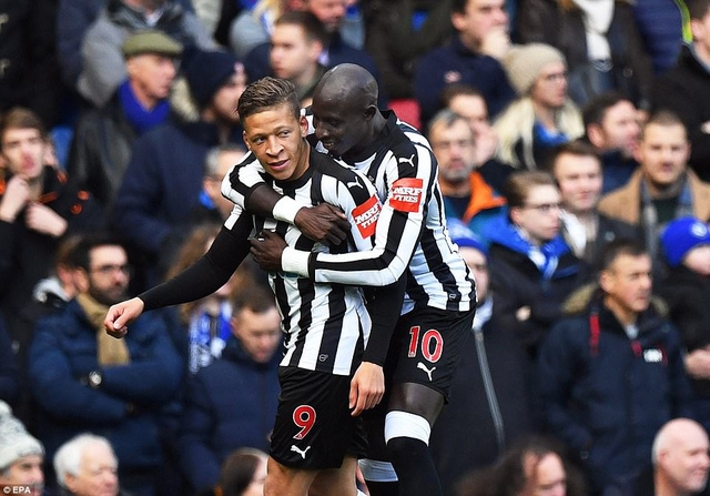 Hazard lập cú đúp, Chelsea ngược dòng thắng Newcastle