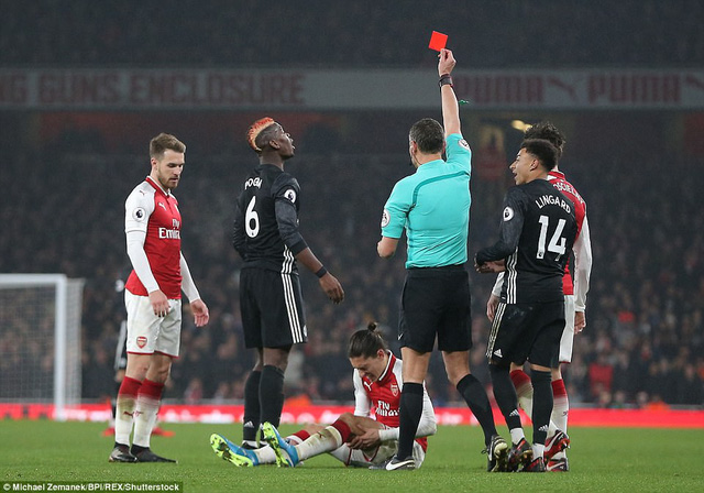 Arsenal 1-3 MU: Cú đúp của Lingard, Pogba nhận thẻ đỏ