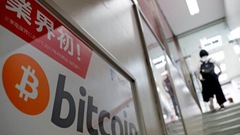 Giá Bitcoin “bốc hơi” hơn 2.000 USD trong chưa đầy một ngày