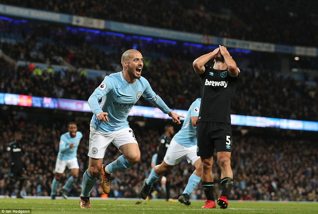 Silva ghi bàn thắng muộn, Man City ngược dòng thắng West Ham