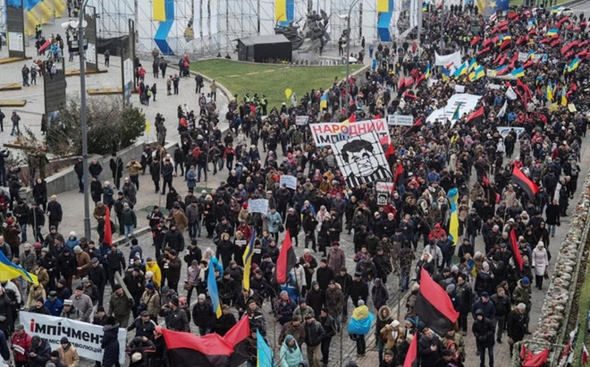 Cựu Tổng thống Gruzia dẫn đầu biểu tình đòi phế truất Tổng thống Ukraine