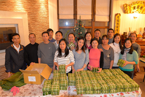 Ban từ thiện Hội người Việt Nam tỉnh Odessa thông báo về việc "Gói bánh chưng từ thiện"