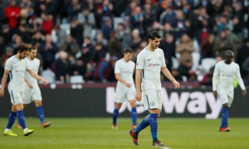 Chelsea thua đội trong nhóm xuống hạng của David Moyes