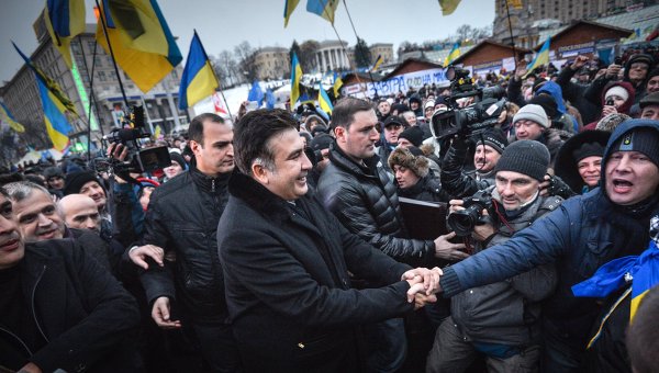 Những người ủng hộ Saakasvili xuống đường biểu tình tại Kiev: Chiếm cung điện Zovnhevoi