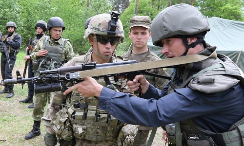 Mỹ chấp thuận bán vũ khí sát thương cho Ukraine