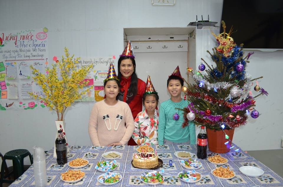 Cô giáo Hương Thơm đón Noel cùng các em học sinh làng Stariskogo