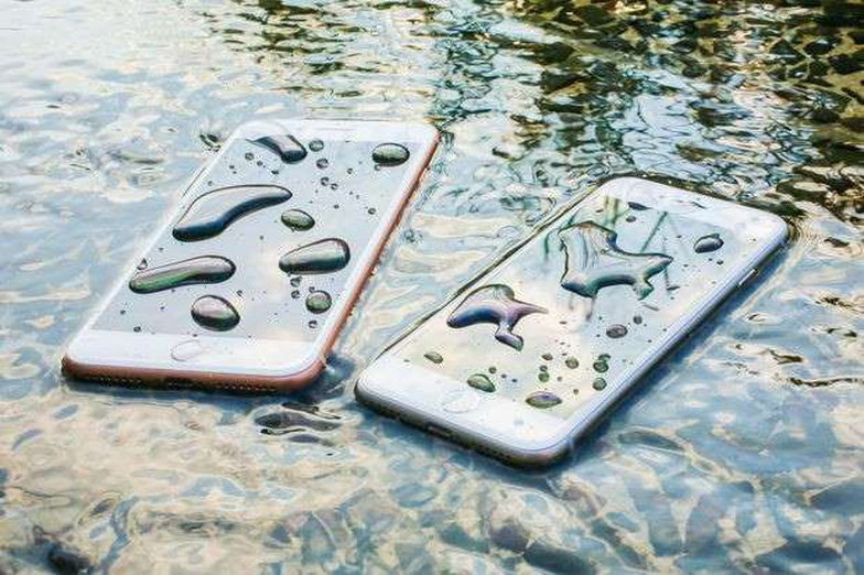 Điểm mặt 9 ‘anh tài' smartphone kháng nước