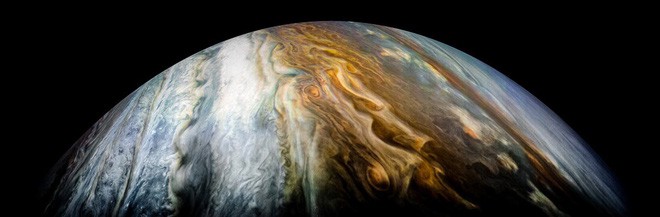 Tàu thăm dò của NASA đã chụp được những hình ảnh không thể tin được của Sao Mộc!