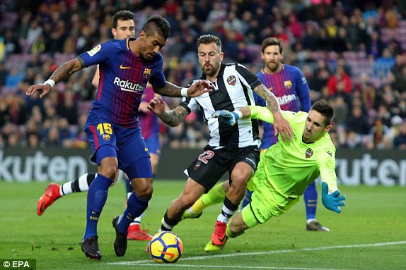 Barcelona 3-0 Levante: Messi và Suarez vô lê ghi bàn