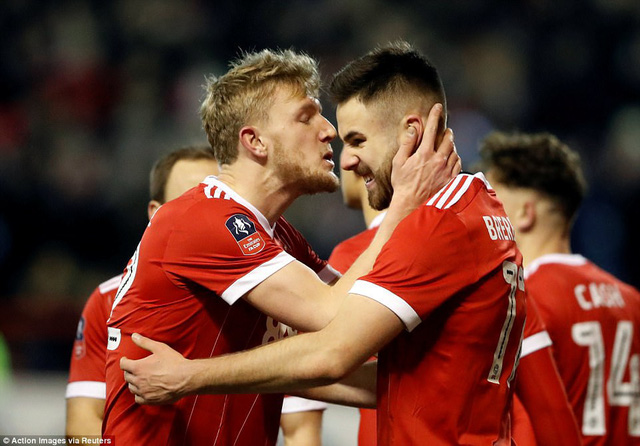 ĐKVĐ Arsenal thua sốc ngay trận ra quân tại FA Cup