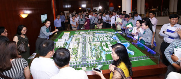 Cận Tết bung hàng: Cuộc đua nhà đất 2018 sôi động