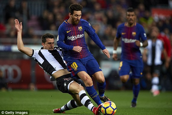 Cuộc đua Chiếc giày vàng châu Âu: Ngôi đầu đổi chủ, Messi xếp thứ 6