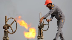 Giá dầu thế giới lần đầu vượt 70 USD/thùng sau 3 năm
