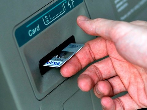 Không được rút quá 30 triệu đồng tiền mặt ở nước ngoài