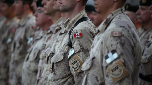 Poroshenko: Các chuyên gia từ Canada đã đào tạo 5.000 lính người Ukraine