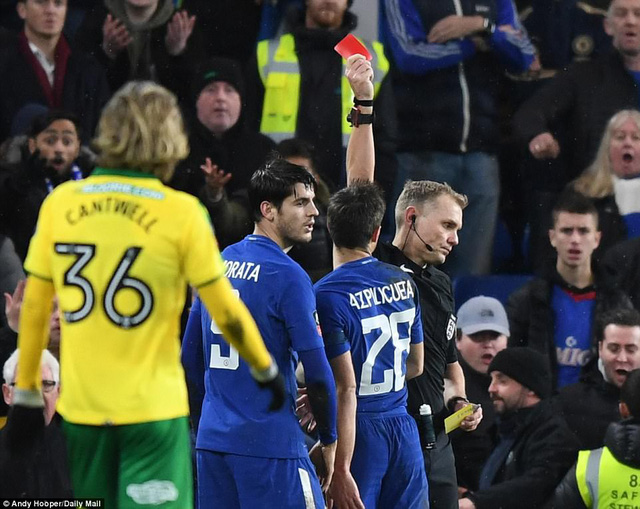 Chelsea giành vé vào vòng 4 FA Cup với chỉ 9 cầu thủ
