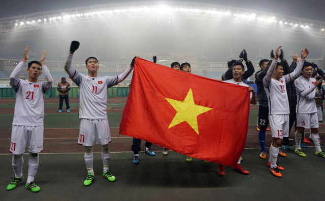 Cầu thủ U23 Việt Nam vỡ òa hạnh phúc sau tấm vé tứ kết lịch sử