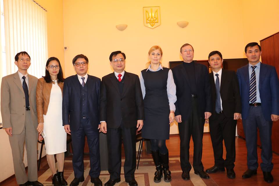 Đại sứ Nguyễn Anh Tuấn và Đoàn công tác Đại sứ quán kết thúc ngày làm việc thứ 3 tại tỉnh Odessa