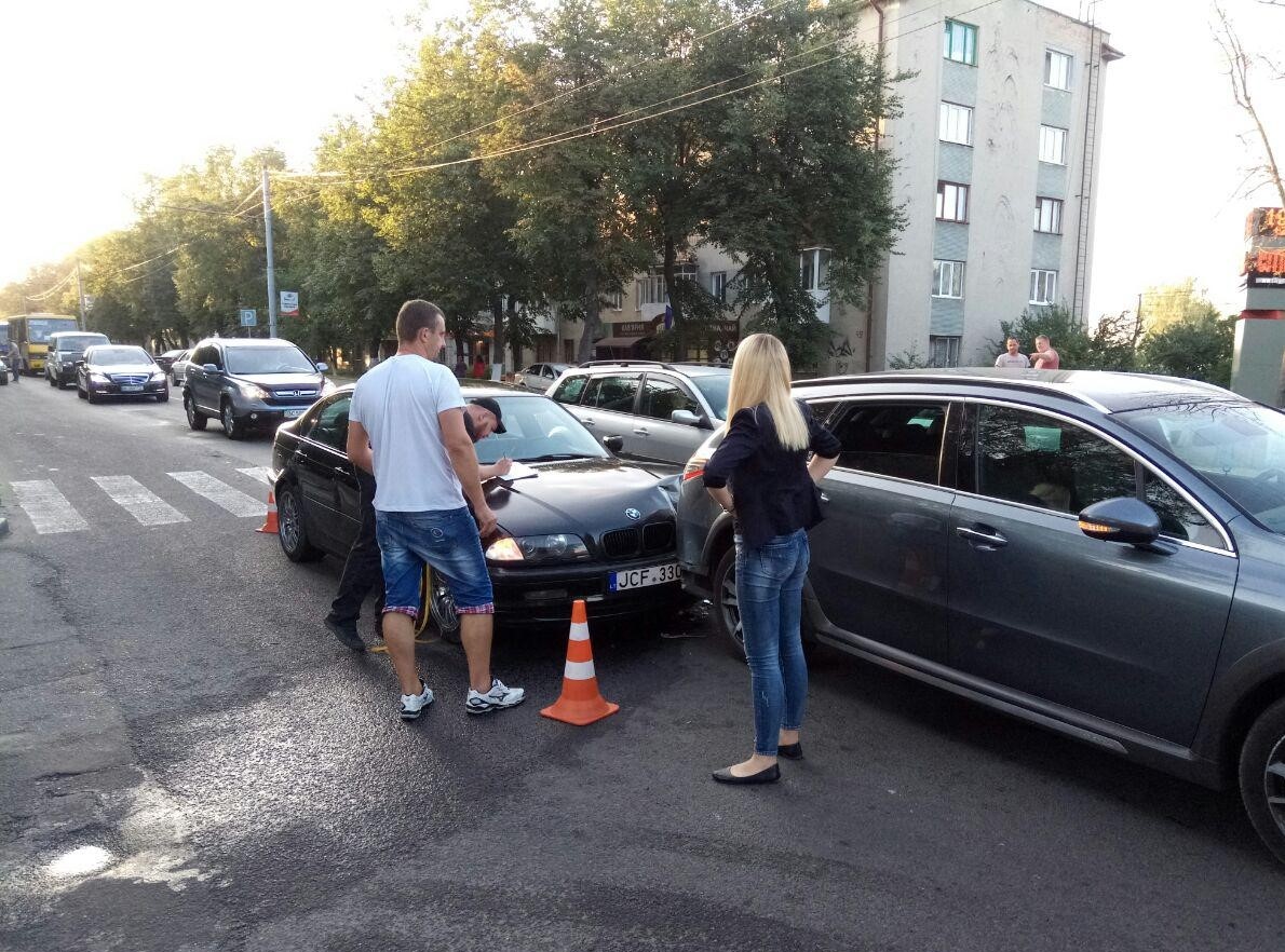 Các lái xe Ukraine nhận được hàng loạt thông báo về vi phạm luật lệ giao thông