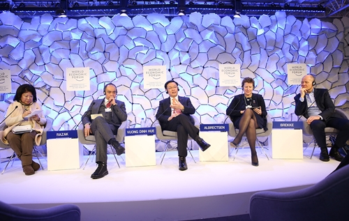 Phó thủ tướng thảo luận về ASEAN tại Davos