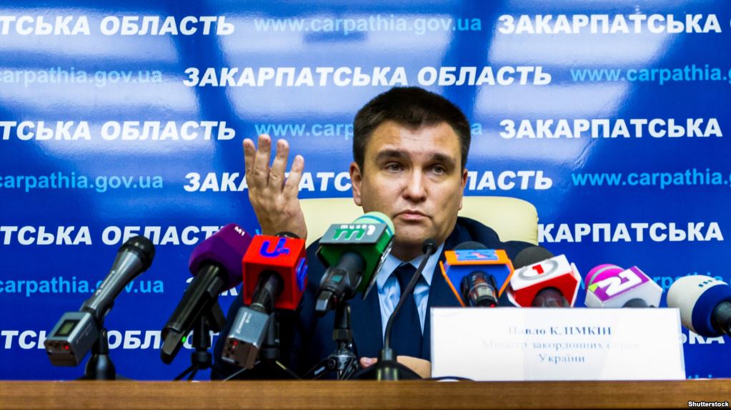 Klimkin lên án hành động khiêu khích chống Hội văn hóa Hung ga ri tại Uzgorod
