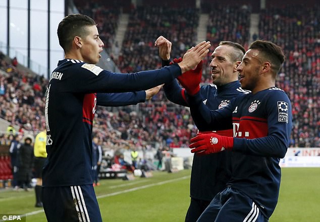 Thắng trận thứ 10 liên tiếp, Bayern Munich bỏ xa phần còn lại 18 điểm