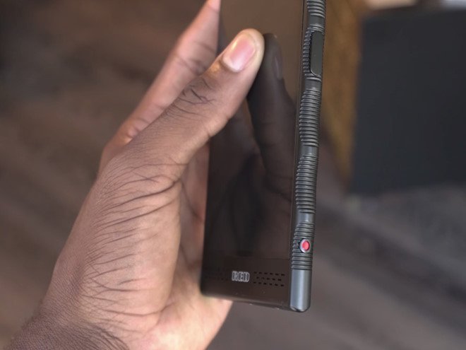 Smartphone holographic đầu tiên trên thế giới