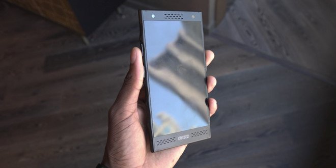 Smartphone holographic đầu tiên trên thế giới
