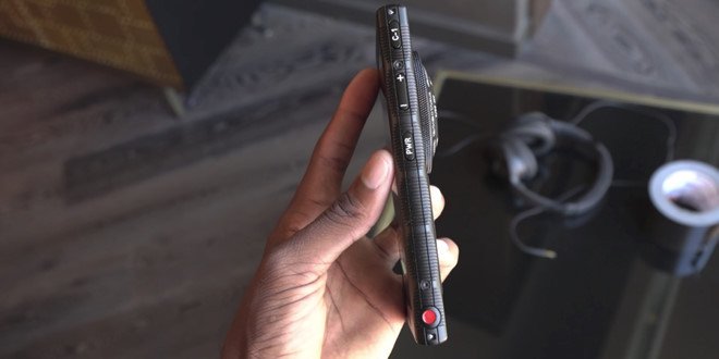 Smartphone holographic đầu tiên trên thế giới