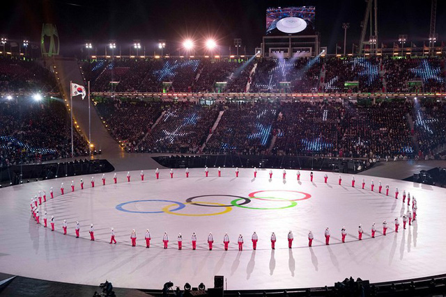 Lễ khai mạc Olympic mùa Đông 2018 hoành tráng, rực rỡ sắc màu