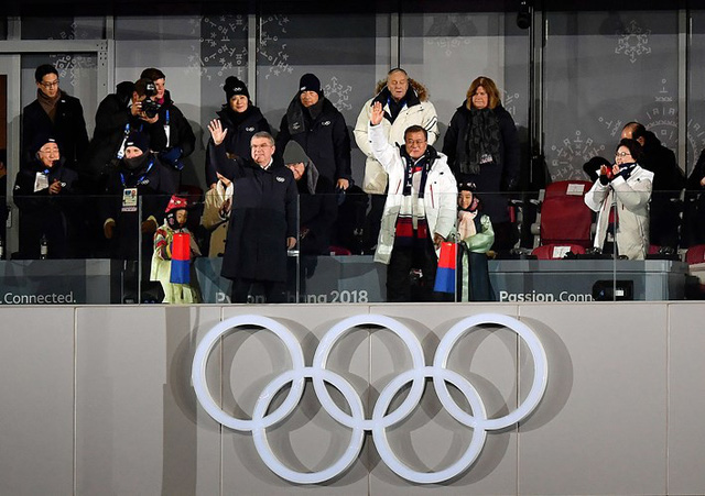 Lễ khai mạc Olympic mùa Đông 2018 hoành tráng, rực rỡ sắc màu