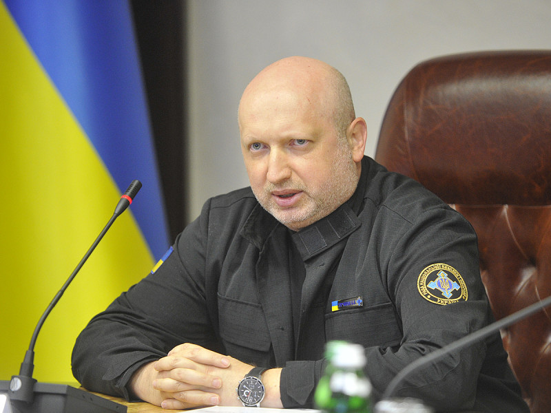 Turchinov: Ukraine không thể tuyên chiến với Nga