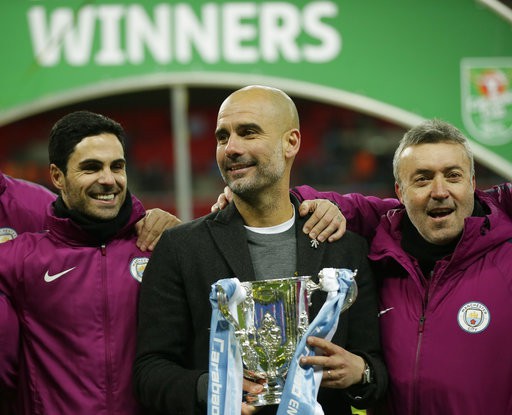 Tấn công sắc lẹm, Man City đè bẹp Arsenal để xưng vương
