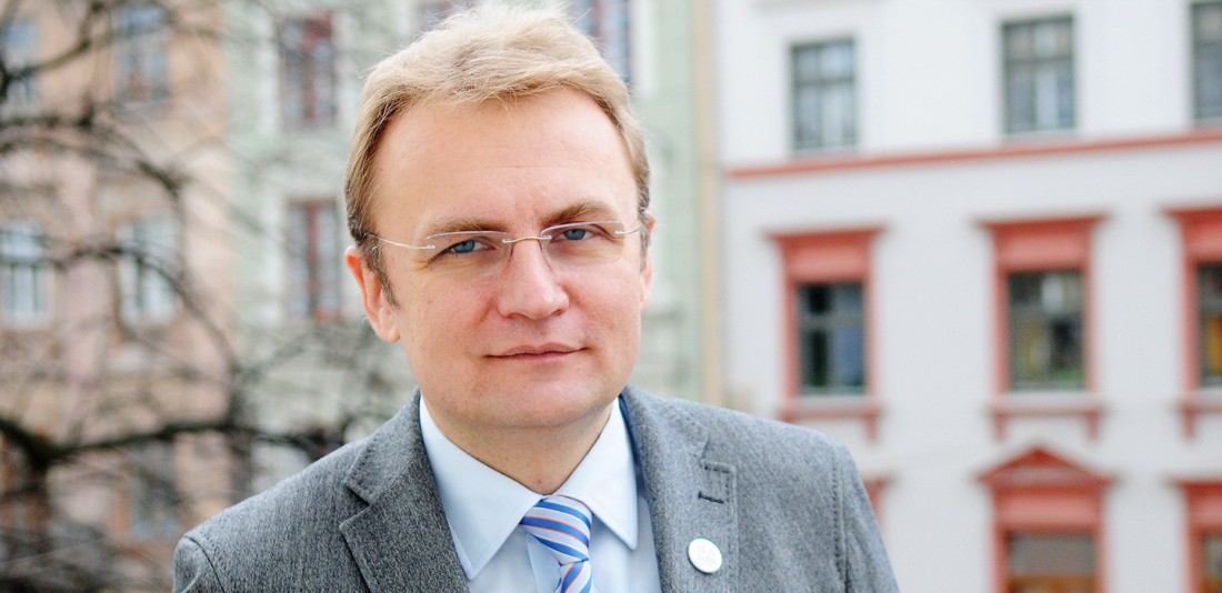 Thị trưởng Lvov đề nghị cấp hộ chiếu Ukraine cho cộng đồng người Ukraine