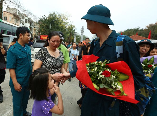 HN: Gần 1.200 thanh niên viết đơn tình nguyện nhập ngũ