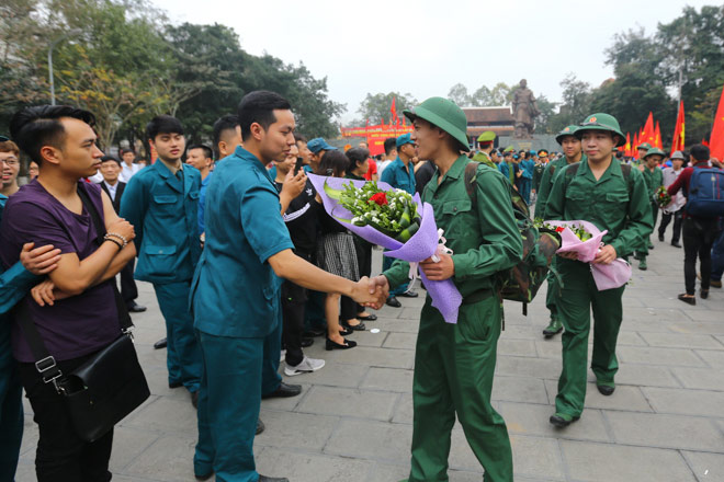 HN: Gần 1.200 thanh niên viết đơn tình nguyện nhập ngũ