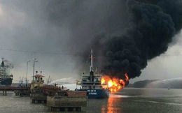 Tàu chở dầu bốc cháy dữ dội ở cảng Đình Vũ