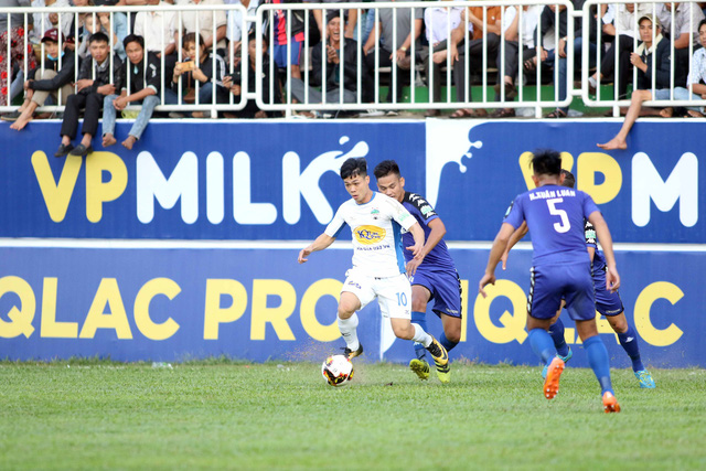 V-League ngày khai mạc suýt quá tải vì dàn sao U23 Việt Nam